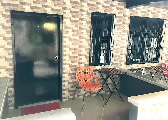 Halfway House Mactan Cebu Airport Auberge de jeunesse *