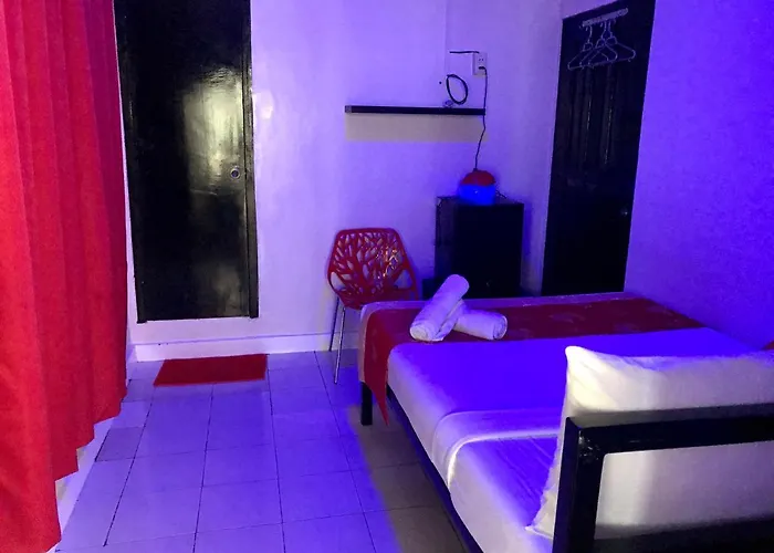 Halfway House Mactan Cebu Airport Hostel *