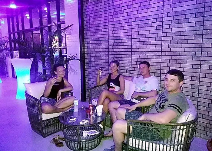 Halfway House Mactan Cebu Airport Auberge de jeunesse *