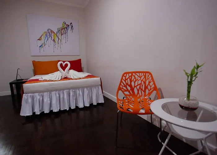 Halfway House Mactan Cebu Airport Hostel *