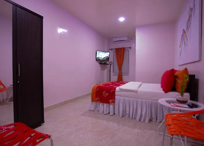 Hostel Halfway House Mactan Cebu Airport