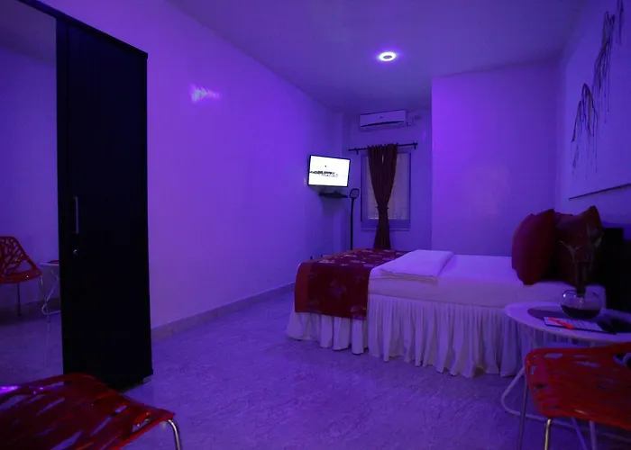 Hostel Halfway House Mactan Cebu Airport