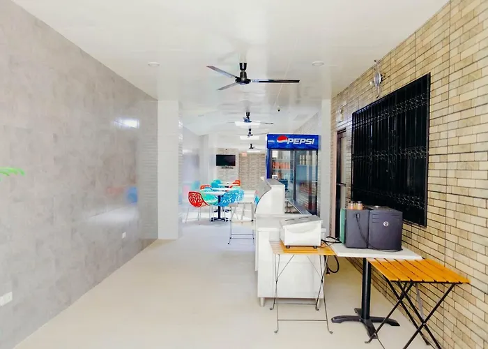 Halfway House Mactan Cebu Airport Hostel Lapu-Lapu City