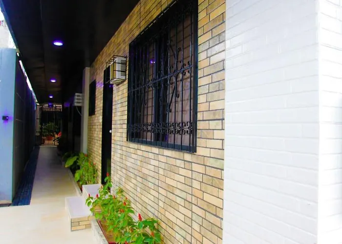 Halfway House Mactan Cebu Airport Île de Mactan