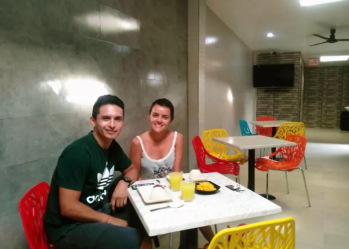 Auberge de jeunesse Halfway House Mactan Cebu Airport *
